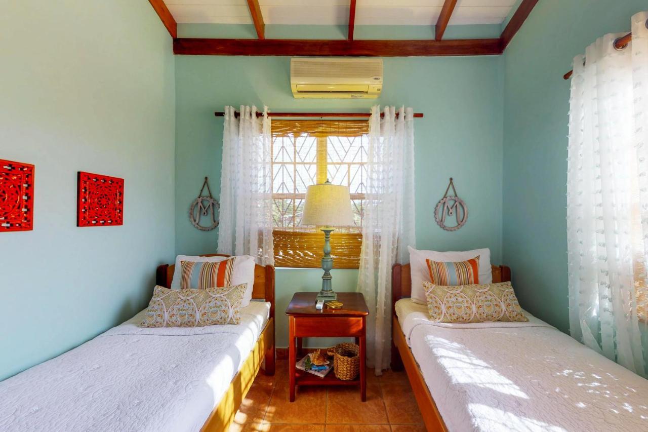 Mirasol Villa Placencia ภายนอก รูปภาพ