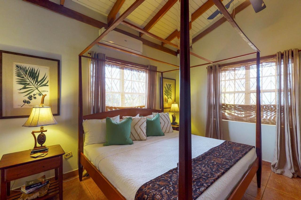 Mirasol Villa Placencia ภายนอก รูปภาพ
